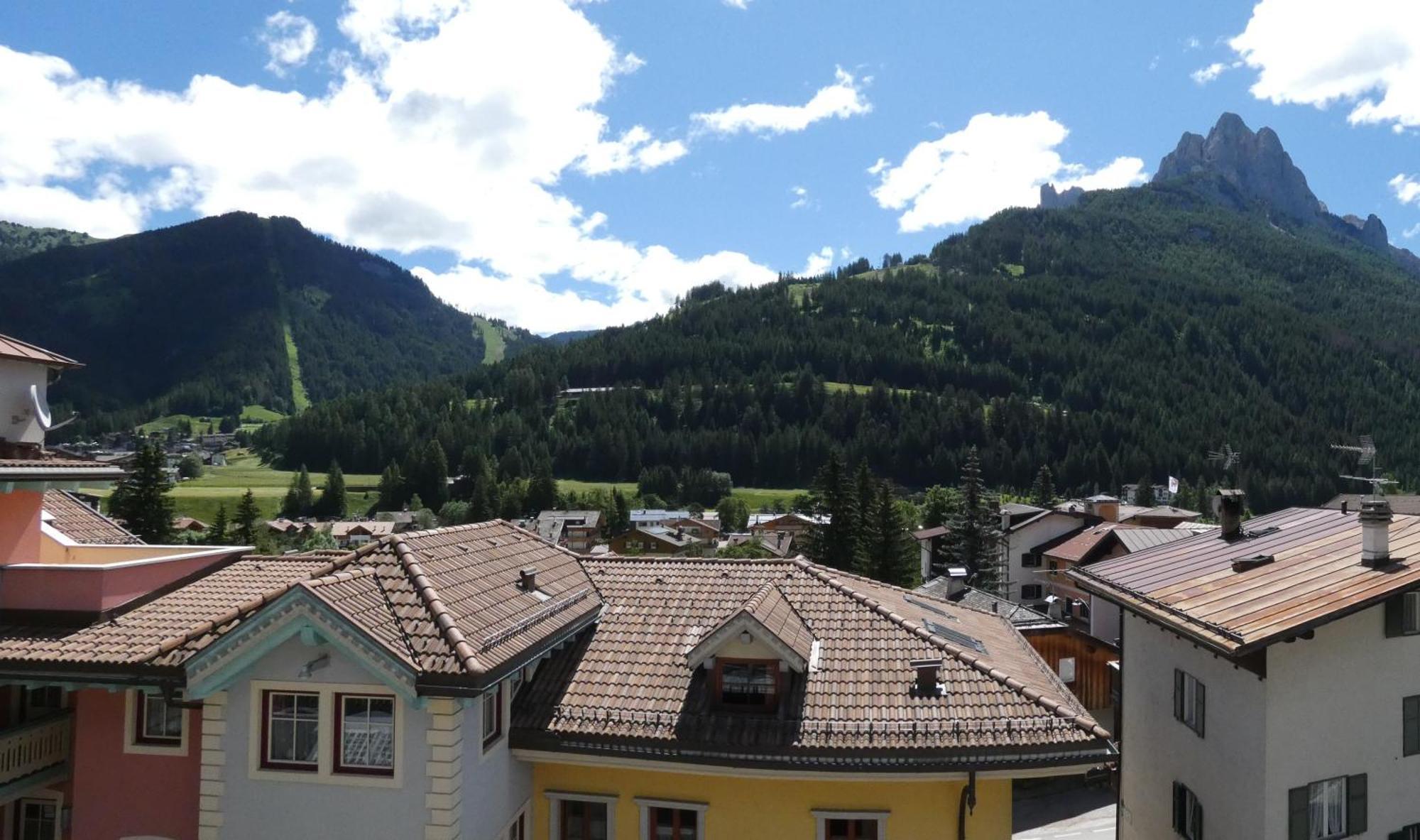 Casa Al Mesdi Apartment Pozza di Fassa Exterior photo