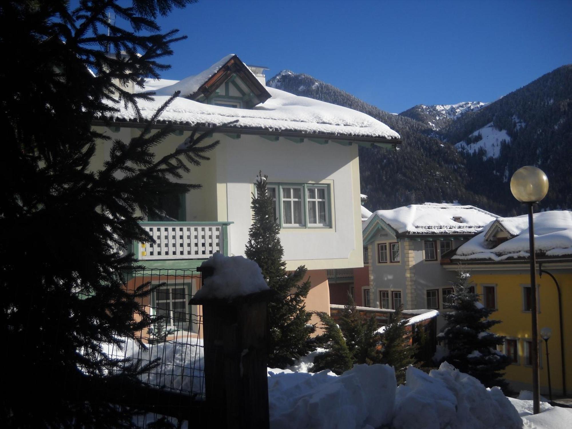 Casa Al Mesdi Apartment Pozza di Fassa Room photo