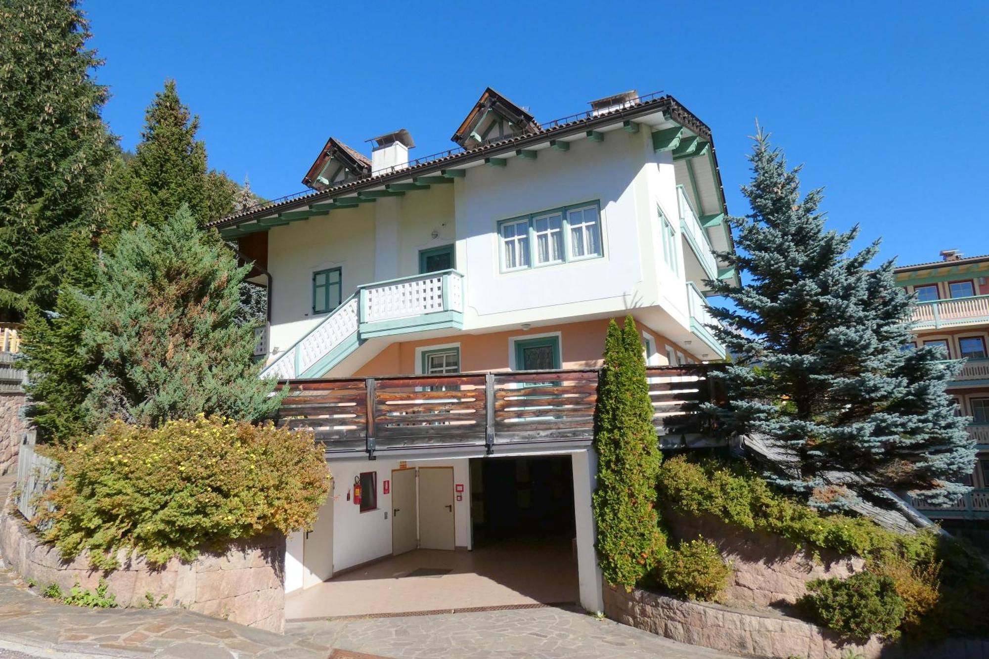 Casa Al Mesdi Apartment Pozza di Fassa Exterior photo